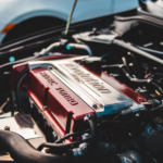 Capó levando mostrando motor VTEC