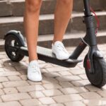 Persona sobre un patín